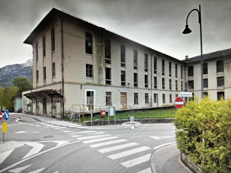 Cantiere Levico Terme Via G. Avancini, 32 - Demolizione 